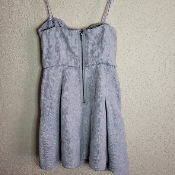 BCBGMAXAZRIA MISTY MORNING COCKTAIL DRESS  GRAY STRAPLESS SIZE 6 - Picture 2 of 9